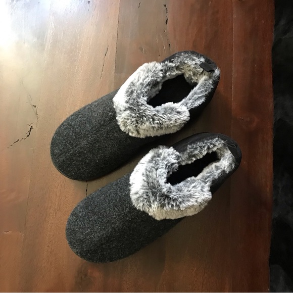 Cozy Memory Foam Slippers - Picture 9 of 10